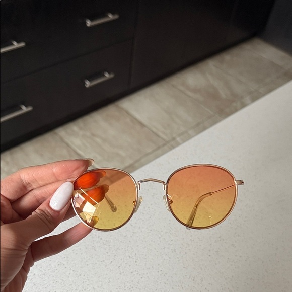 Accessories - Stylish Gradient Sunglasses